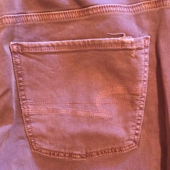 American Eagle super stretch Tomgirl distressed jeans size 6 regular - Picture 14 of 17